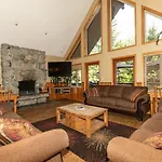 Lorimer Ridge Lodge